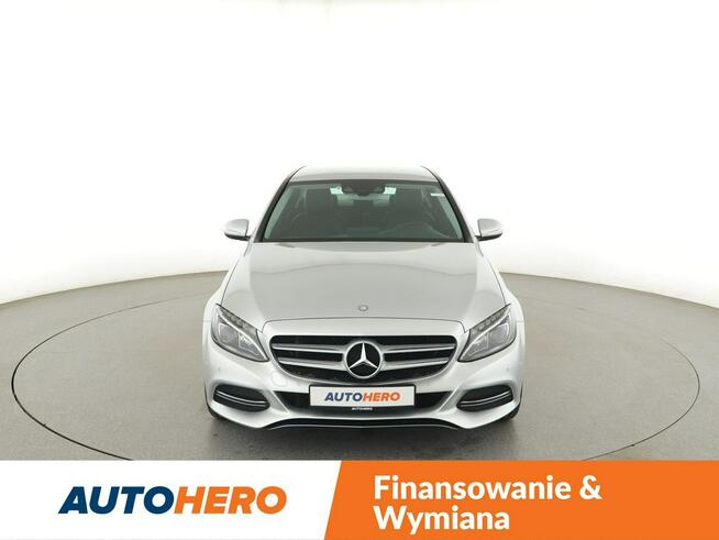 Mercedes C 180 automat full LED navi kamera i czujniki parkowania grzane fotele