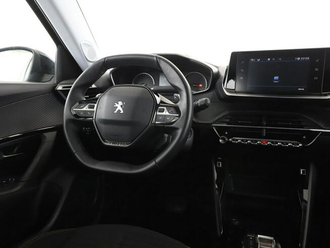 Peugeot 2008 automat LED klima auto grzane fotele kamera i czujniki parkowania