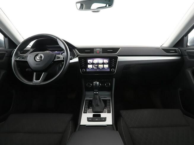 Škoda Superb PHEV automat virtual cocpit klima auto grzane fotele navikamera i czuj