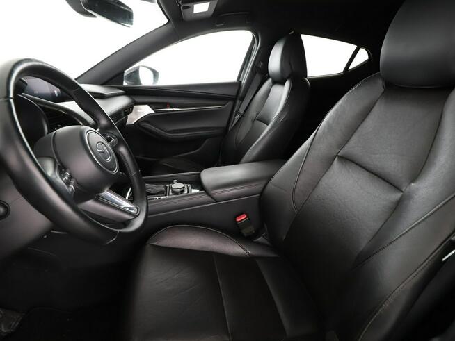 Mazda 3 automat mHEV skóra full LED navi kamera i czujniki parkowania grzane f