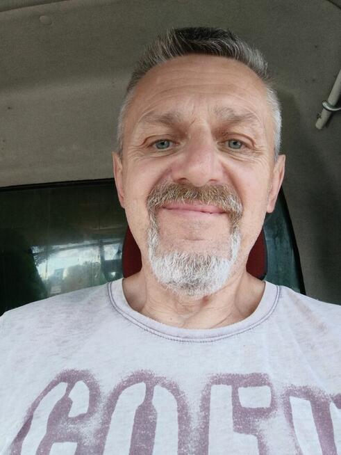 Samotny szuka bliskości i intymności