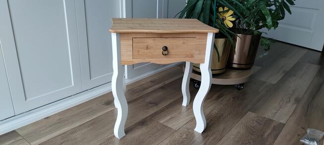 Śliczna szafka nocna / stolik z szufladą