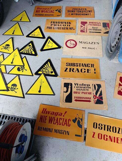 Tablice ostrzegawcze informacyjne PRL