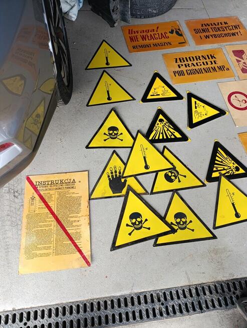 Tablice ostrzegawcze informacyjne PRL