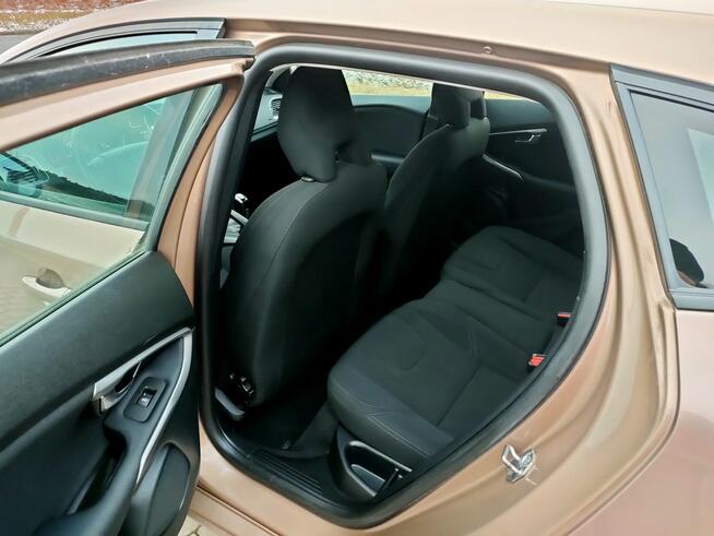 Volvo V40 2.0 D2 Nawigacja Klimatyzacja Tempomat PDC Alufelgi Opłacony