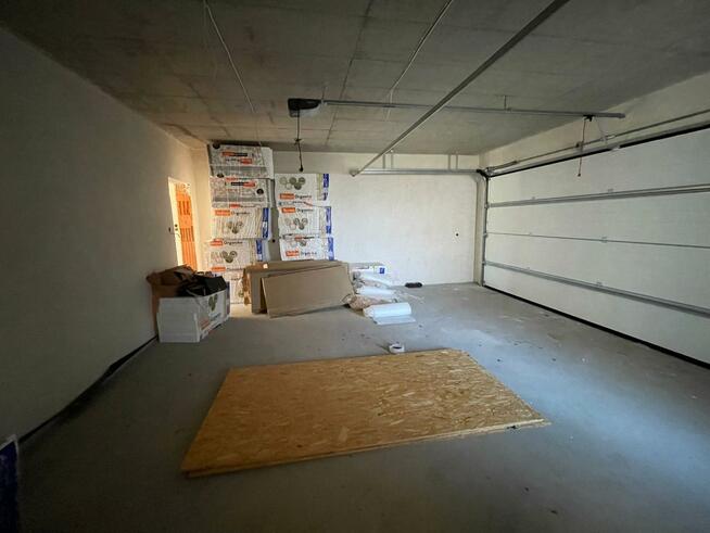 Dom Łoś gm. Prażmów, Spółdzielcza