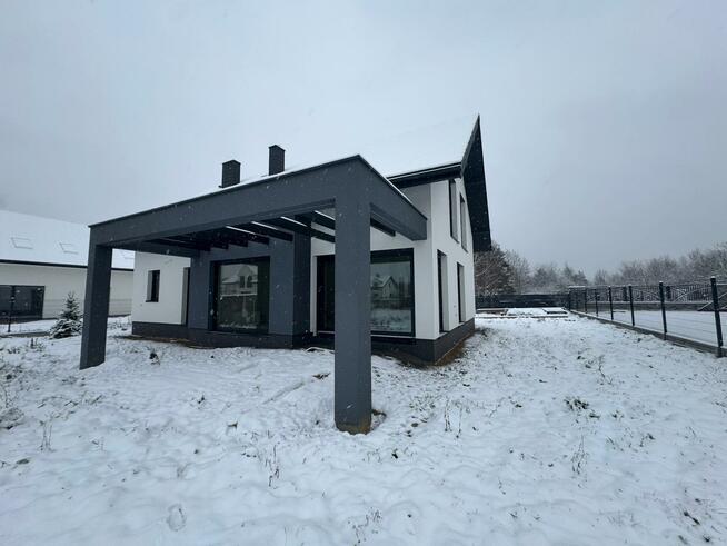 Dom Łoś gm. Prażmów, Spółdzielcza