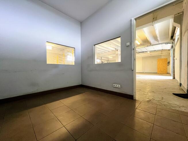 Magazyn z rampą, placem dla TIR