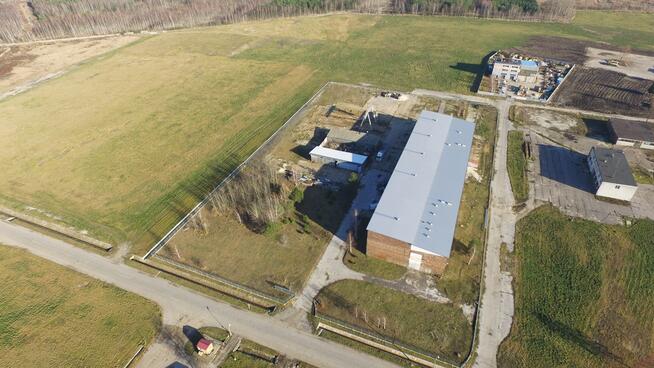 Hala produkcyjna z suwnicami