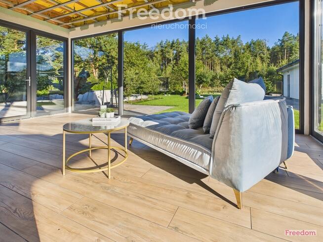 Wyjątkowy dom w Kątach przy ścianie lasu