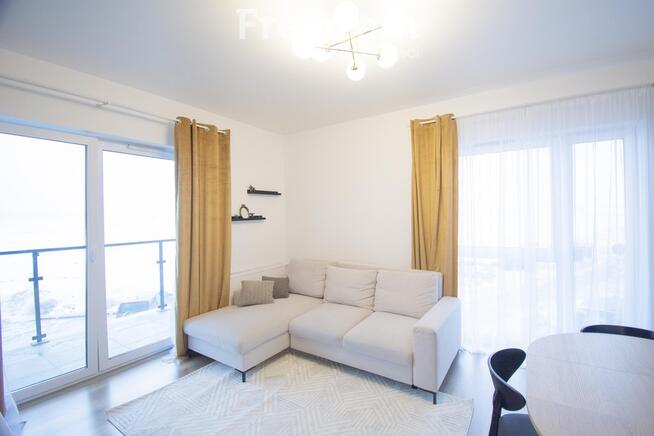 Wynajem, Przestronne 4-pokoje mieszkanie z garażem