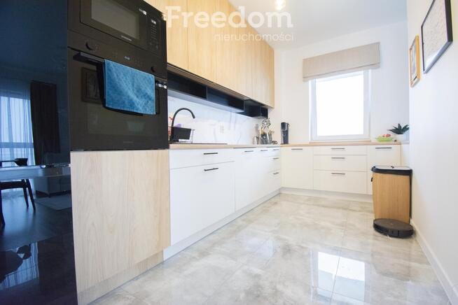 Wynajem, Przestronne 4-pokoje mieszkanie z garażem