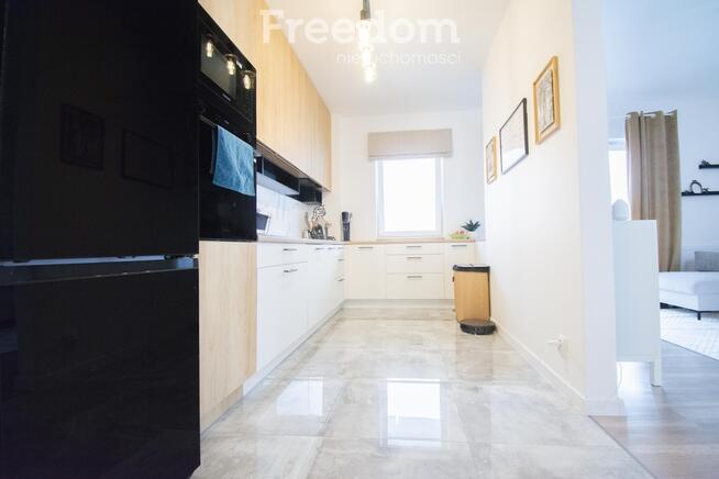 Wynajem, Przestronne 4-pokoje mieszkanie z garażem