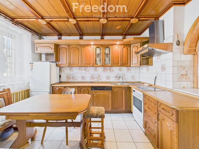 Dom z garażem i ogrodem. Blisko zamku