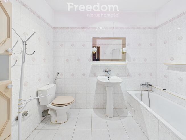 Dom z garażem i ogrodem. Blisko zamku