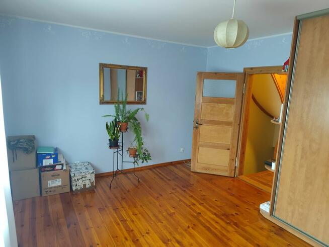 Dom z dużym ogrodem w Żarach