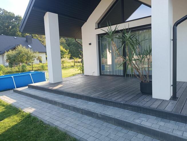 Taras drewniany, zadaszenie tarasu, architektura ogrodowa