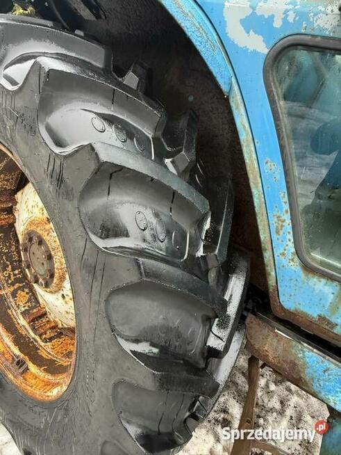 Traktor 4x4 Ford 8210 115km