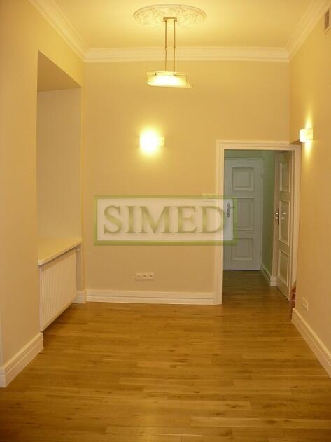 Parter w oficynie , zabytkowa kamienica,dostep24h