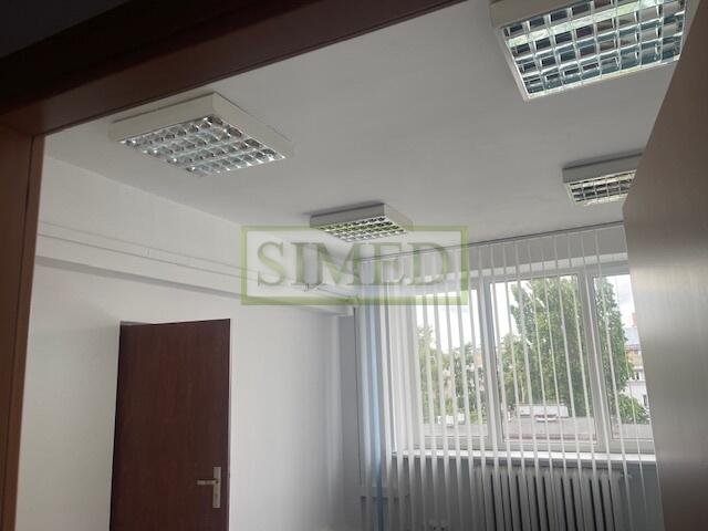 Dostep24h,recepcja,ochrona,parking,winda,wys.3m