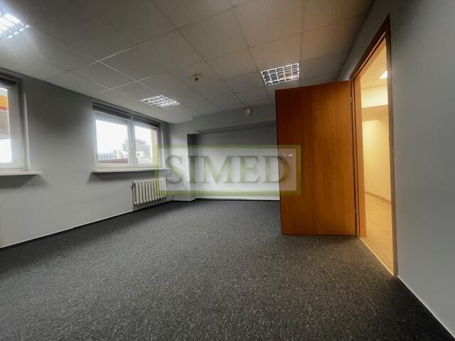 Biuro ochrona winda parking dostęp 24H