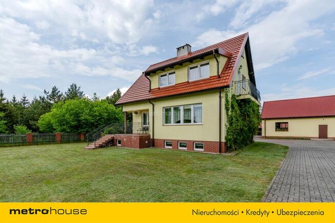 Trzy domy mieszkalne w pięknej lokalizacji