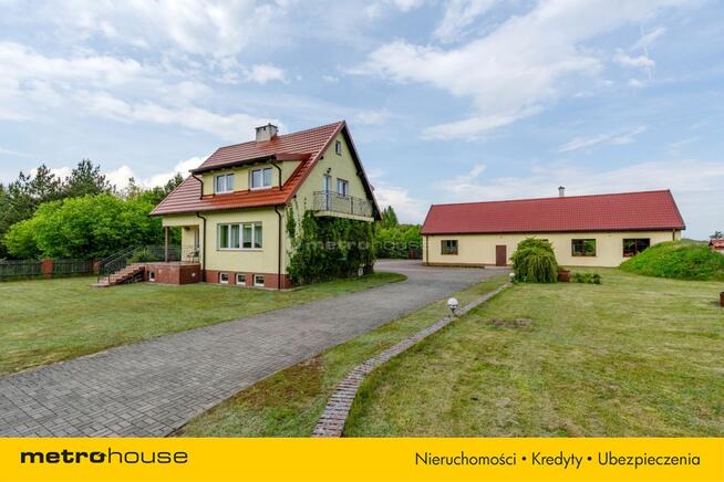 Trzy domy mieszkalne w pięknej lokalizacji