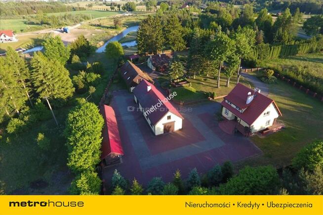 Trzy domy mieszkalne w pięknej lokalizacji