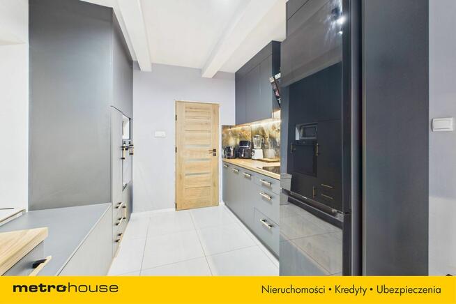 Bemowo, dom po remoncie z działką 926 m2.