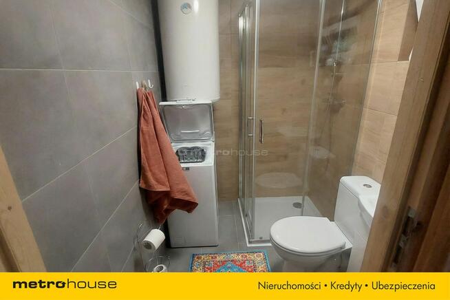 Dom w okolicy jezior i lasów