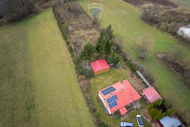 Dom z przestronną działką w spokojnej okolicy