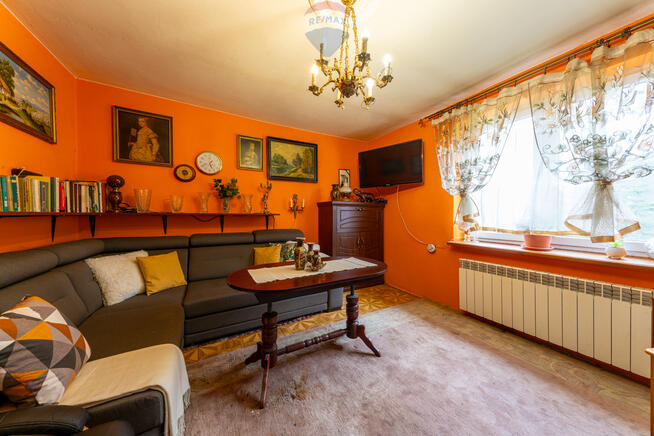 Dom z przestronną działką w spokojnej okolicy