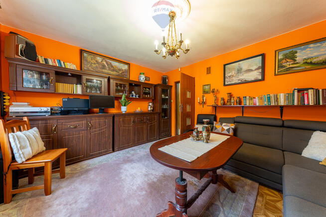 Dom z przestronną działką w spokojnej okolicy