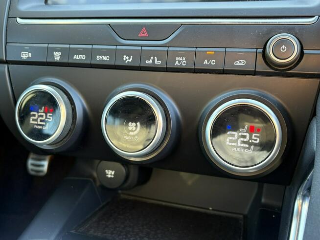 Jaguar E-Pace Serwisowany * Oryg. Przebieg * Nowy rozrząd * Serwisowany * R-DESIGN