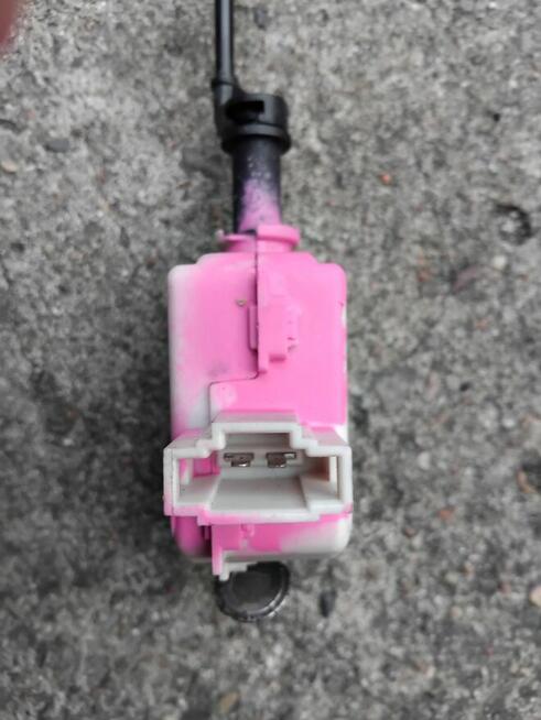 Silniczek klapki wlewu paliwa mercedes ml w 163 lift