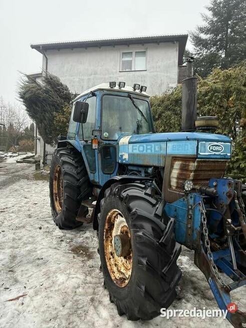 Traktor 4x4 Ford 8210 115km