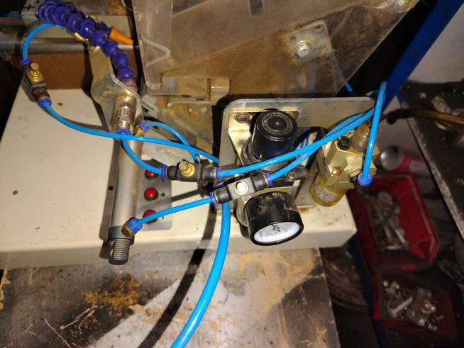 Automatyczna nabijarka do papierosów