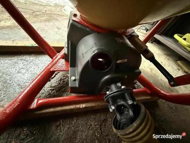 Rozsiewacz Vicon 400 l stan bdb