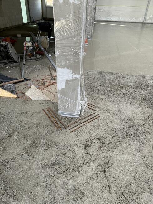 Posadzki przemysłowe – BETA POSADZKI | Zacieranie betonu | H