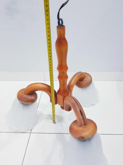 Stary drewniany żyrandol J.Zaranek z defektem