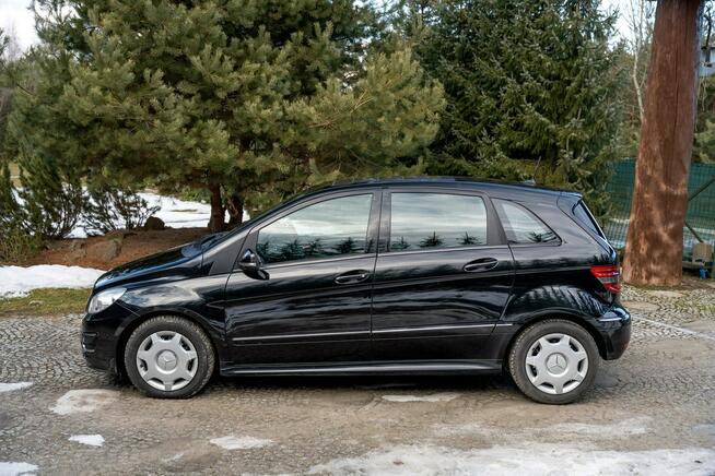 Mercedes B 200 CDI Avantgarde – Nowe wtryski i turbo (2025), 2 kpl kół, Panorama