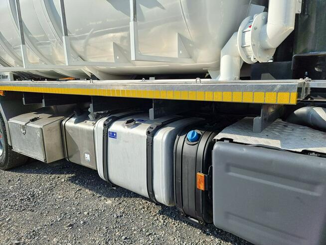 Scania Larsen 4 VAC Ładowarka próżniowa ssąco-nadmuchowa koparka ssąca substancje sypkie odkurzacz