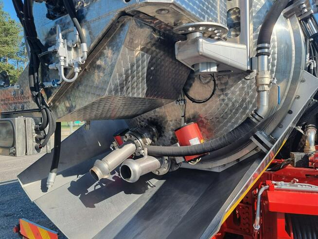 Scania CAPPELLOTTO CAPCOMBI 2600 FM WUKO do zbierania odpadów płynnych asenizacyjny separator beczka