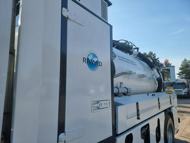 Renault 4x2 WUKO RIVARD do zbierania odpadów płynnych WUKO asenizacyjny separator beczka odpady czys