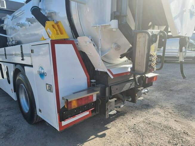 Renault 4x2 WUKO RIVARD do zbierania odpadów płynnych WUKO asenizacyjny separator beczka odpady czys