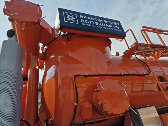 Mercedes Ładowarka próżniowa ssąco-nadmuchowa Naaktgeboren Vacu-press koparka ssąca substancje sypki