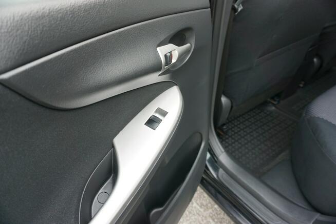 Toyota Corolla 1.6 Benzyna, polski salon, ważne opłaty, mechanicznie stan dobry,