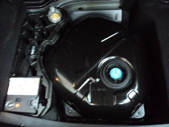 sprzedam ładnego MERCEDESA E 3.0 V6 259 KM 4MATIC