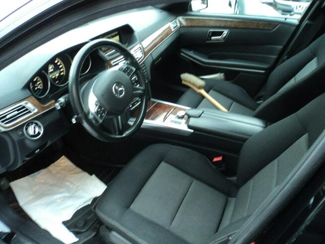 sprzedam ładnego MERCEDESA E 3.0 V6 259 KM 4MATIC