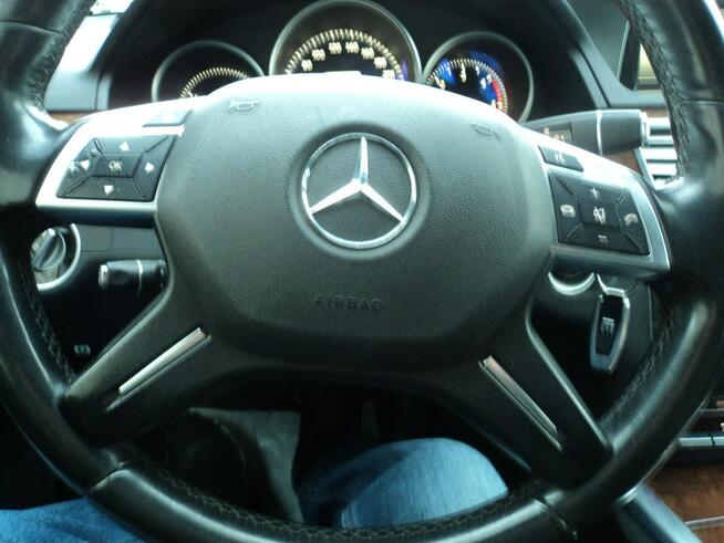 sprzedam ładnego MERCEDESA E 3.0 V6 259 KM 4MATIC